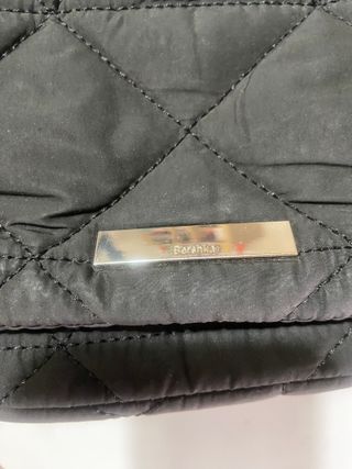 Bolso negro acolchado Bershka