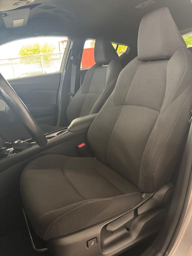 Toyota C-HR 1.8 Hybrid 125H