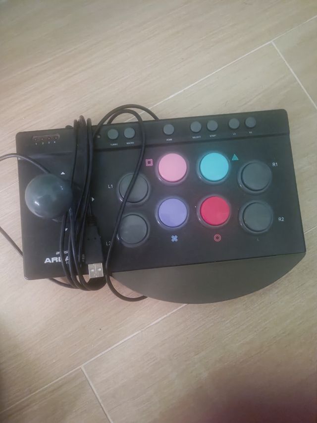 Raspberry Pi + 2 mandos SNES Casi 28000 juegos