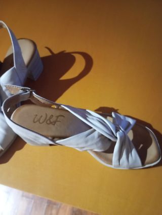 Sandalias Piel Beige Mujer