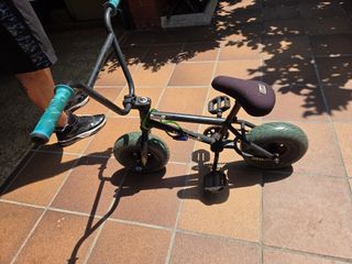 Mini BMX negra - Bicicleta