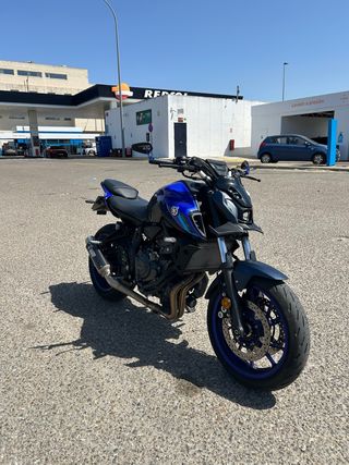 Yamaha MT-07 2024 en muy buen estado