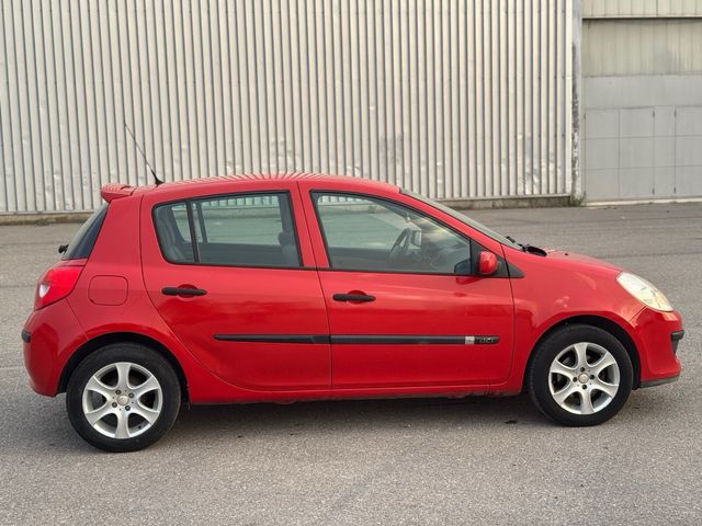 Renault Clio 2006 148.880 KM