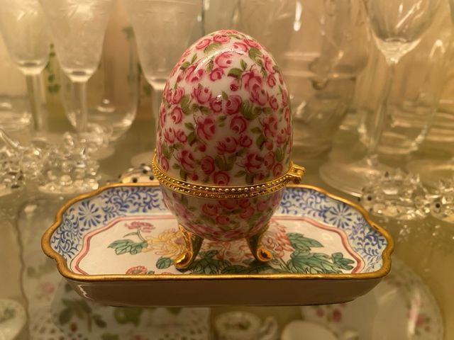 Huevos decorativos pintados a mano