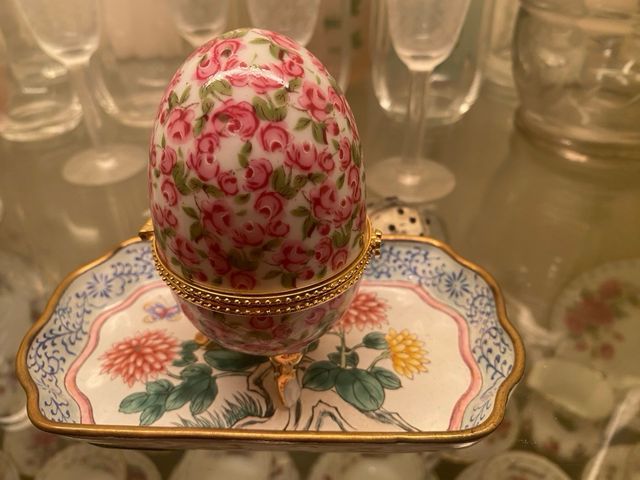 Huevos decorativos pintados a mano