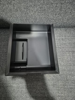 Organizador consola central TESLA modelo Y/3
