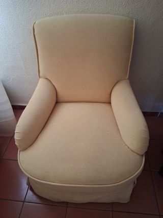 Sillón beige pequeño