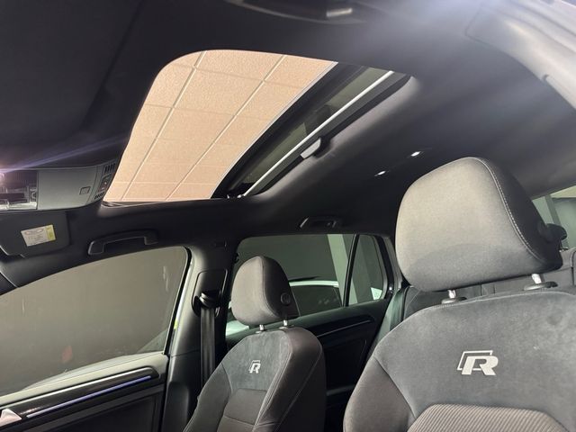 Volkswagen Golf 7.5 R 2.0 TSI 300 4Motion 2020