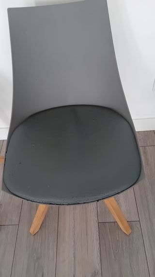 Silla gris - Asiento piel sintético, patas en made