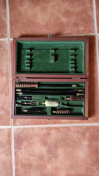 MALETINES Y ACCESORIOS VARIOS PARA CAZA Y TIRO.