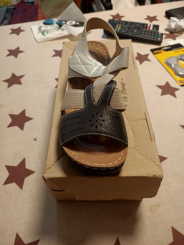 Sandali da donna neri e argentati