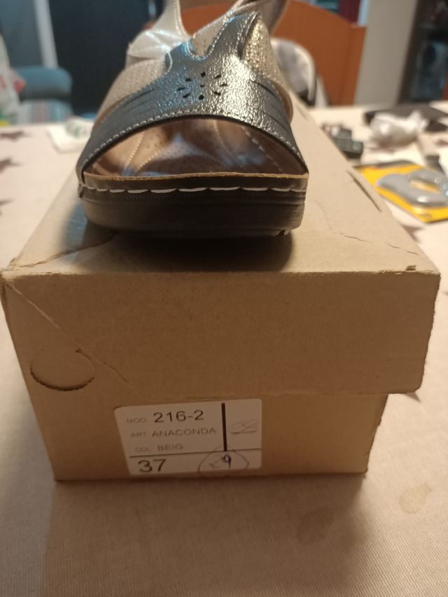 Sandali da donna neri e argentati