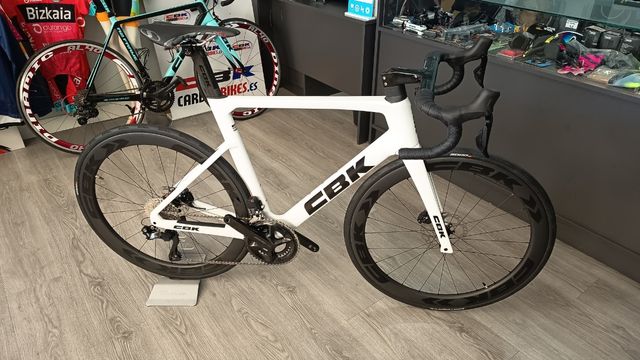 Bicicleta Carretera CBK Aero Shimano Ultegra Di2