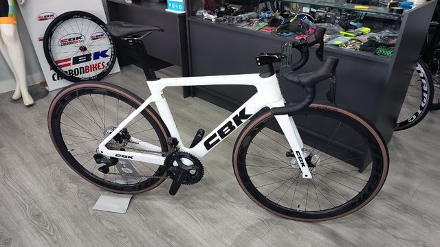 Bicicleta Carretera CBK Aero Shimano Ultegra Di2