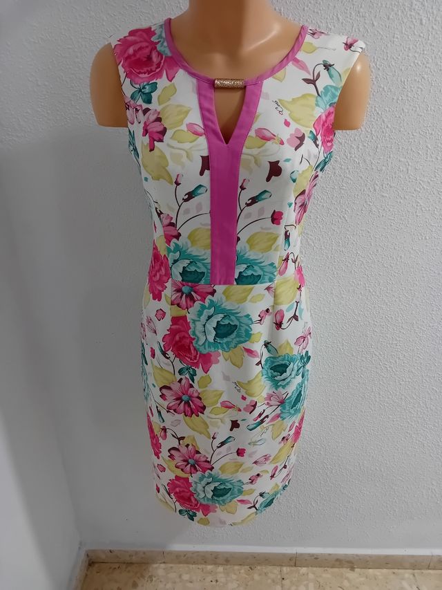 Vestido floral blanco y multicolor