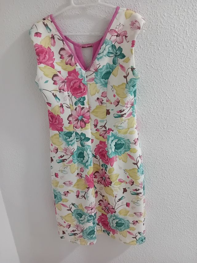 Vestido floral blanco y multicolor