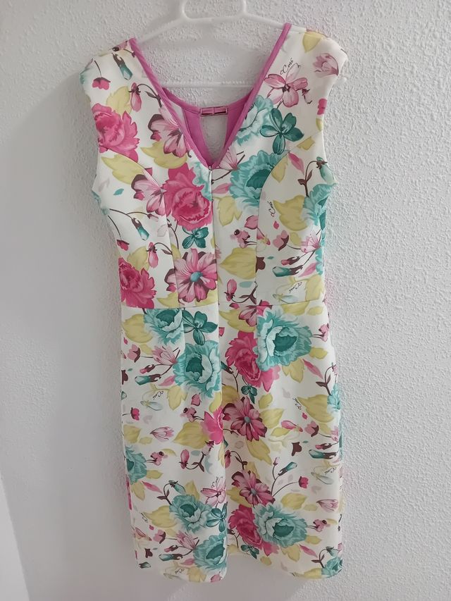 Vestido floral blanco y multicolor