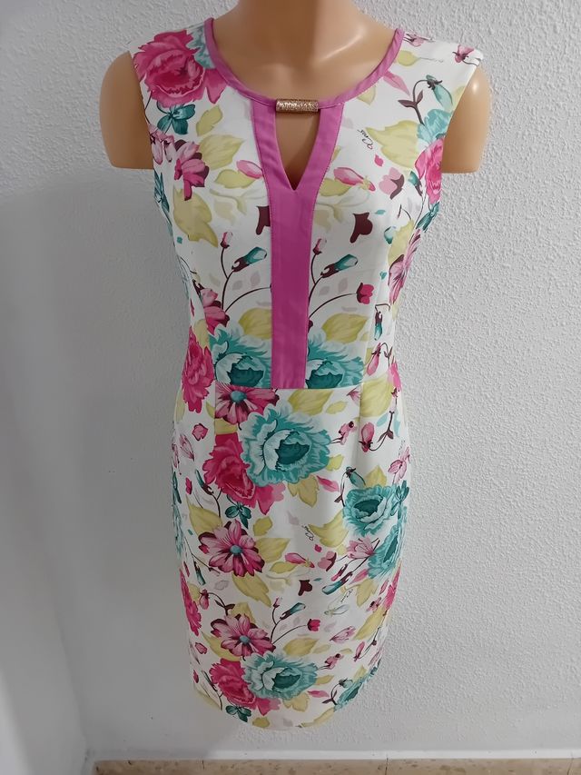 Vestido floral blanco y multicolor