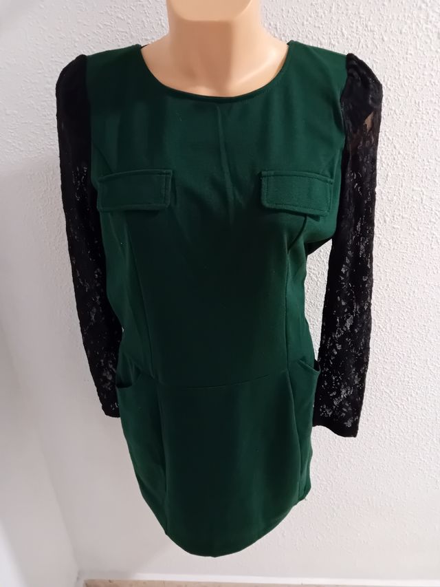Vestido verde con mangas negras