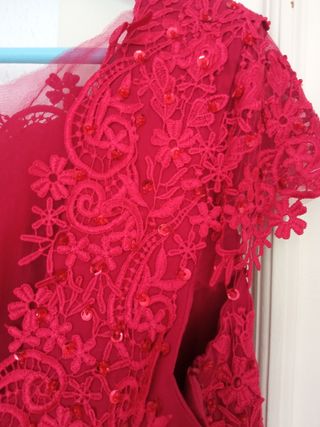 Vestido rojo encaje ocasión especial