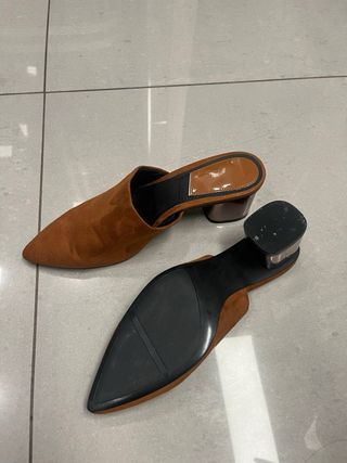 Zapatos Stradivarius tacón bajo marrones talla 39