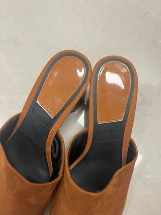 Zapatos Stradivarius tacón bajo marrones talla 39