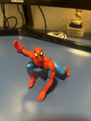 Figuras Spiderman y Cap. America