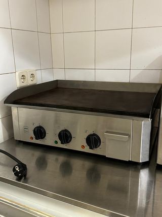 Plancha eléctrica Makro GEG2001