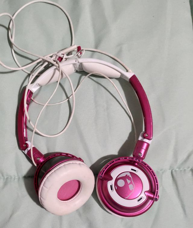 Cascos rosa y Blanco