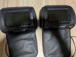 Vendo 2 reposacabezas con pantallas