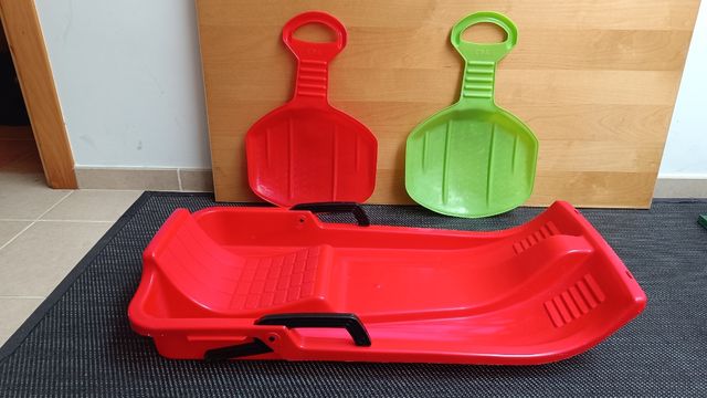 3 Trineo infantil con frenos integrados