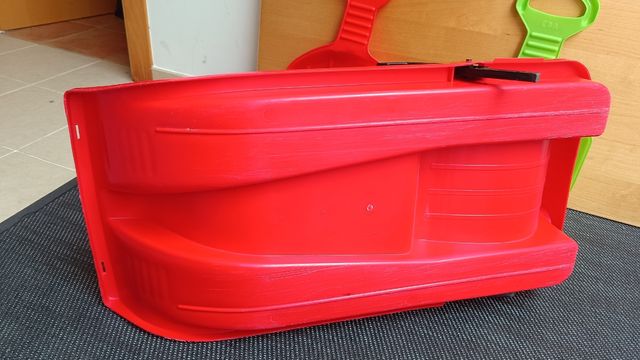 3 Trineo infantil con frenos integrados