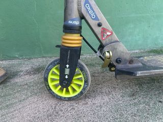 Patinete Oxelo niñ@s con frenos y suspensión.
