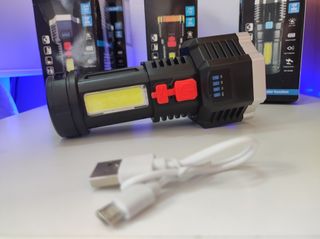 LINTERNA LED NUEVA CON BATERIA RECARGABLE.