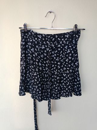Falda pantalón Zara negra estampada