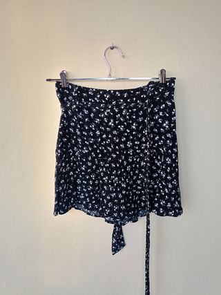 Falda pantalón Zara negra estampada