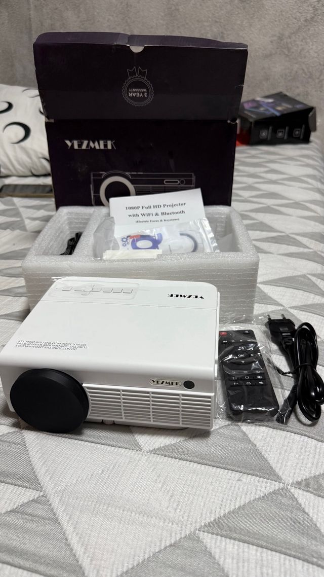 Proyector YEZMEK 1080P WiFi