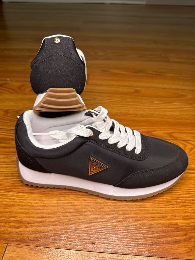 Zapatillas Guess negras