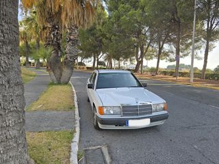 MERCEDES-BENZ 190-D 2.5 (W201)