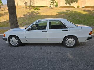 MERCEDES-BENZ 190-D 2.5 (W201)