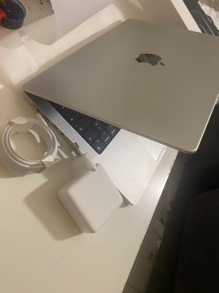 MacBook Pro m4 Gris Plata - Portátil
2025.OFERTAS?