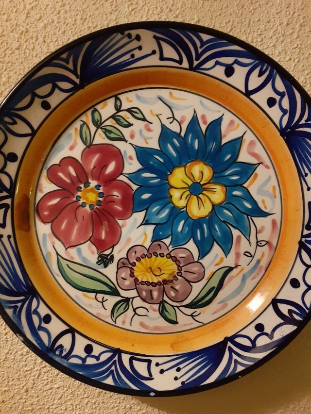 Piatto decorativo dipinto a mano