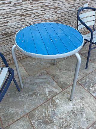 Mesa y 2 sillas metal jardín