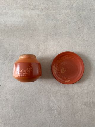 Jarrón y plato terracota