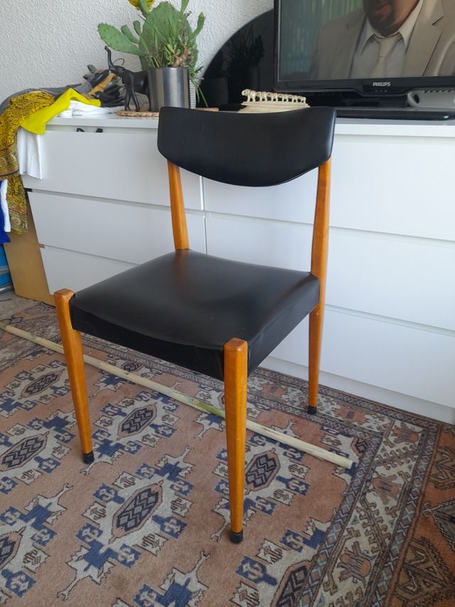 Silla vintage madera negra