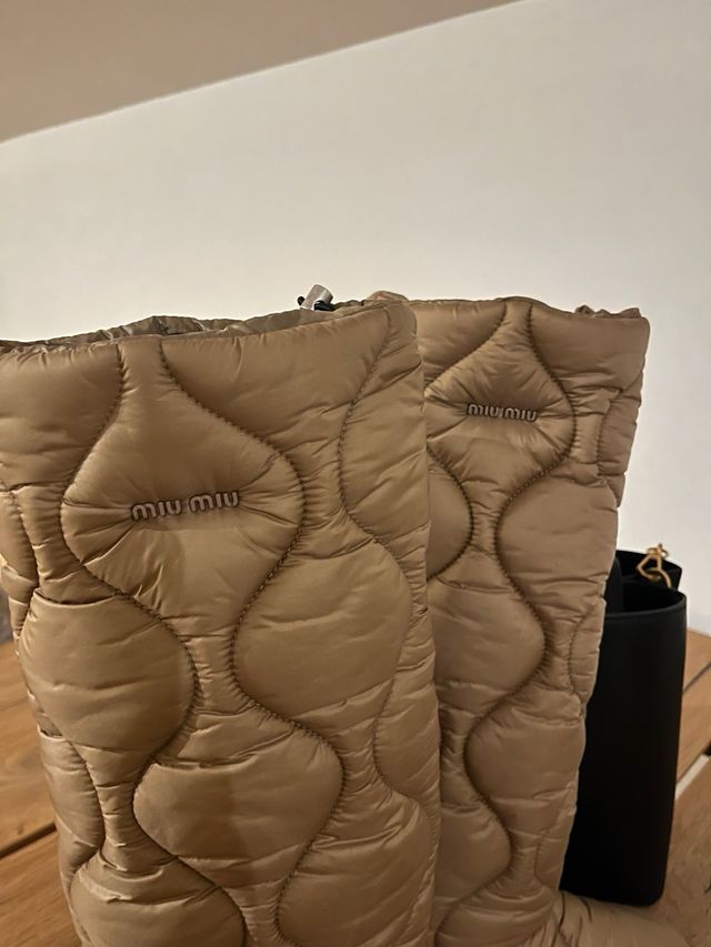 Botas Miu Miu beige talla 36