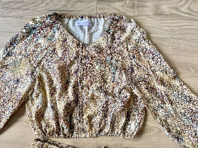 Conjunto blusa y falda estampado