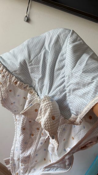 Capota Bugaboo: tejido azul y puntos. muy bonito