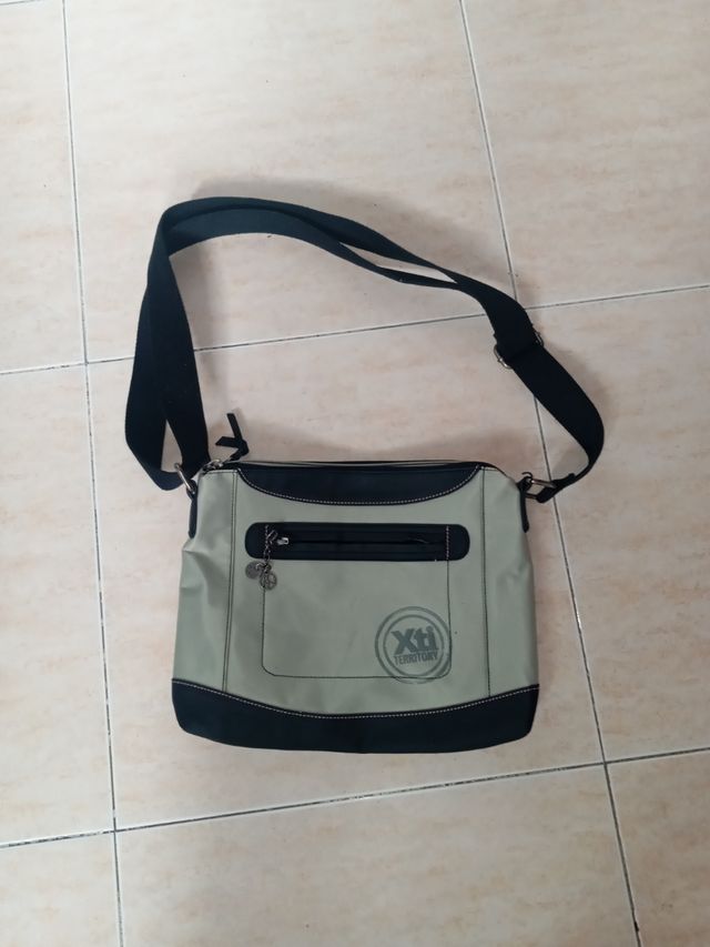 Bandolera Xti Territory beige-negro