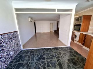 Piso en venta en El Bajondillo en Torremolinos